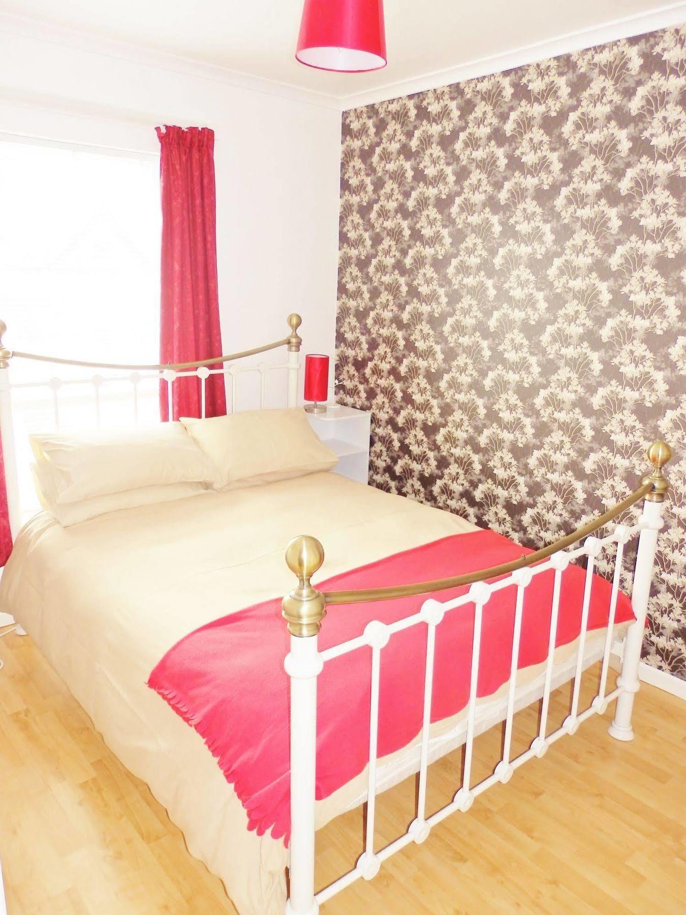 Excellent Location - City Centre - Parking - 4 Beds -2 Bedrooms Belfast Exterior photo