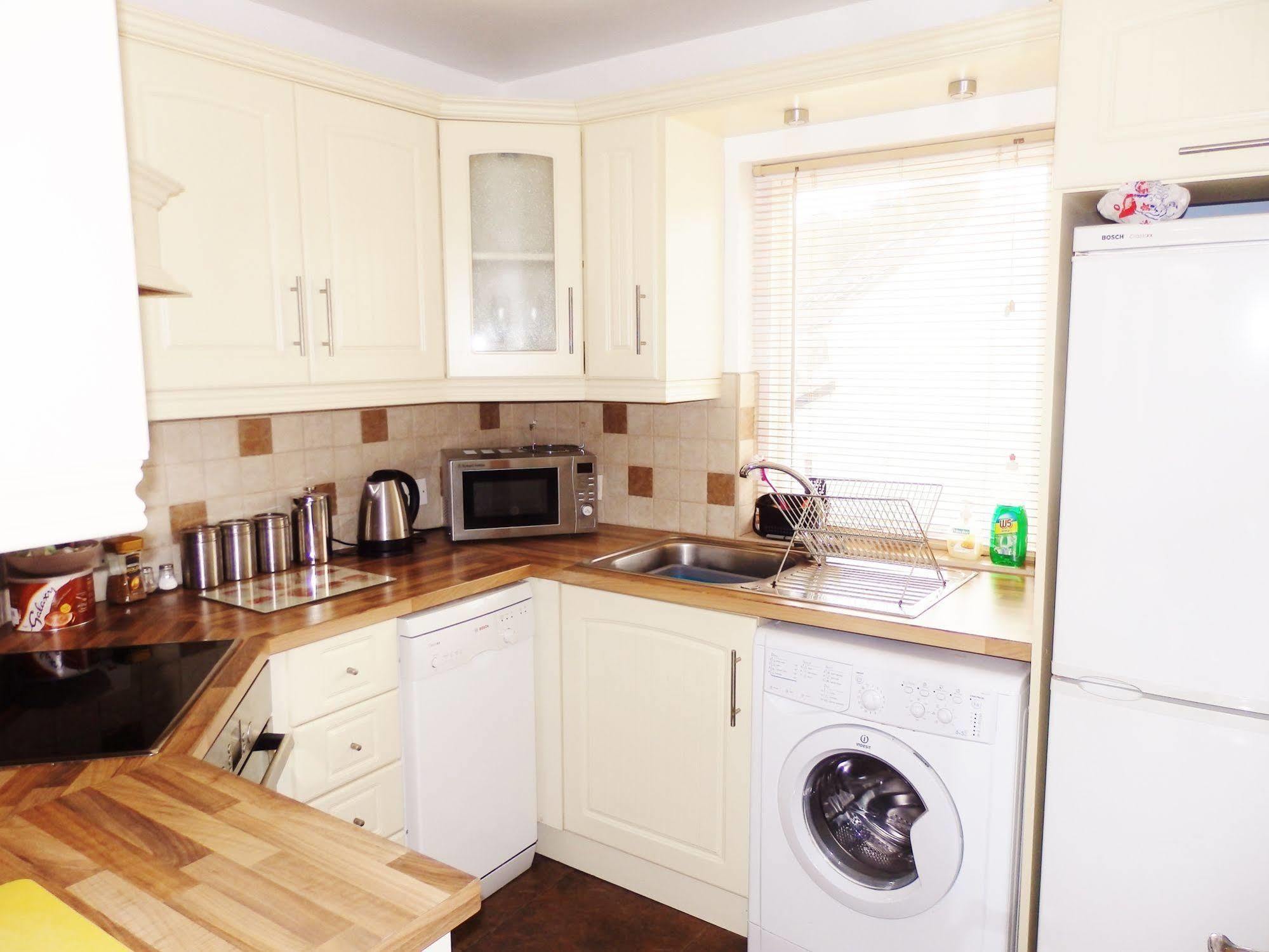 Excellent Location - City Centre - Parking - 4 Beds -2 Bedrooms Belfast Exterior photo